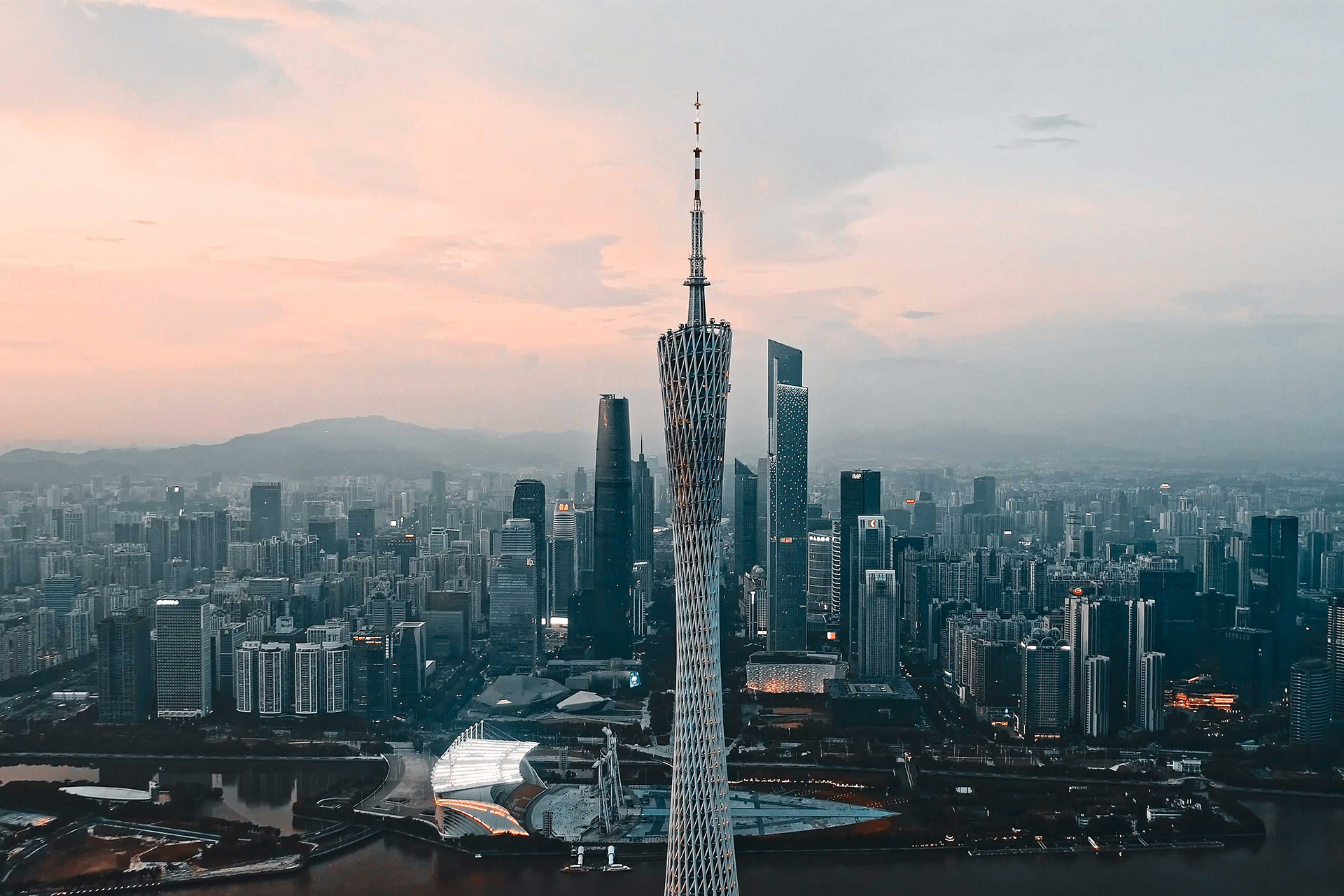 9323彩集团·美妆领航者